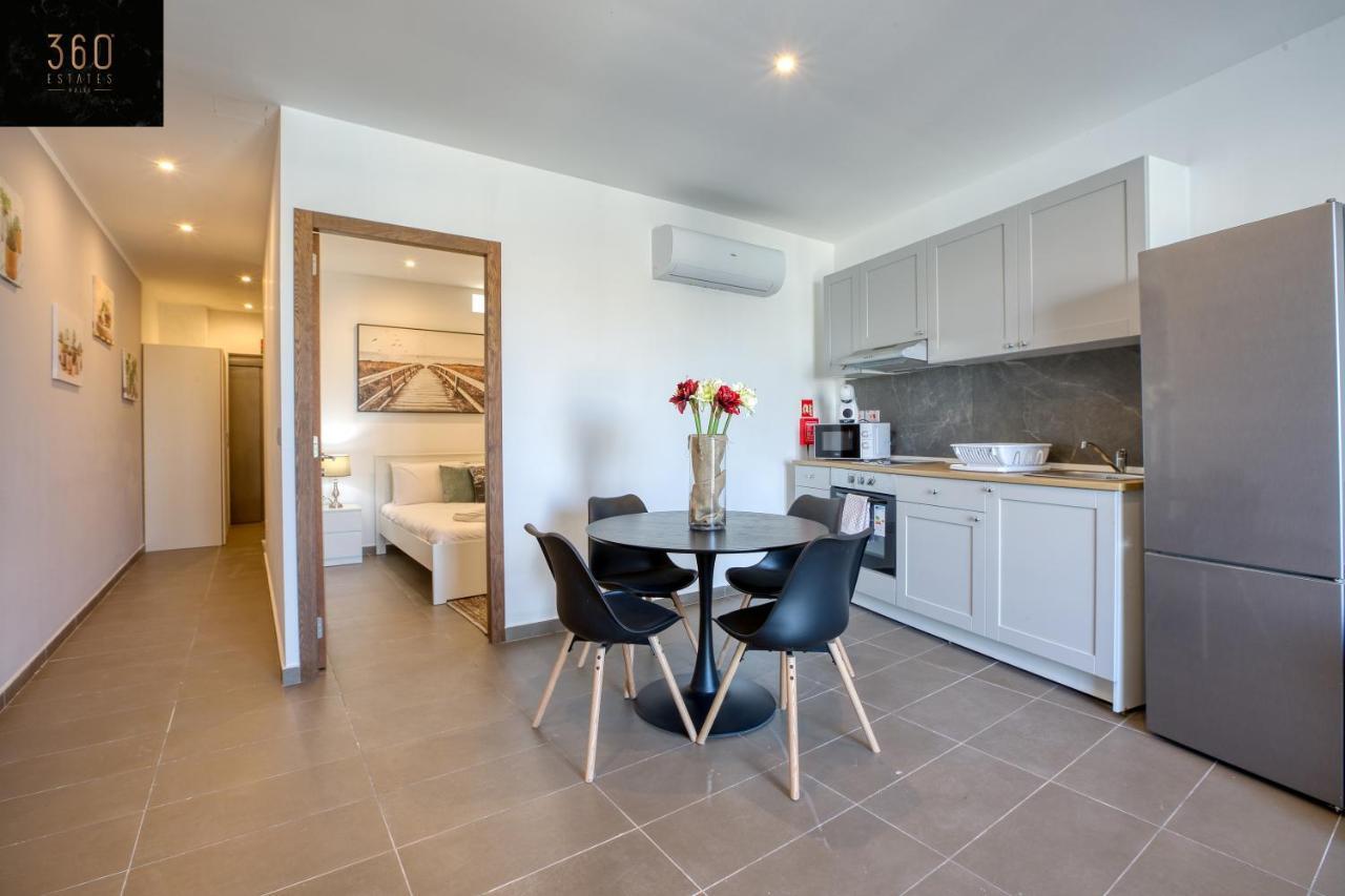 Gzira'S Seashore Stayaway Close To Manuel Island Luaran gambar