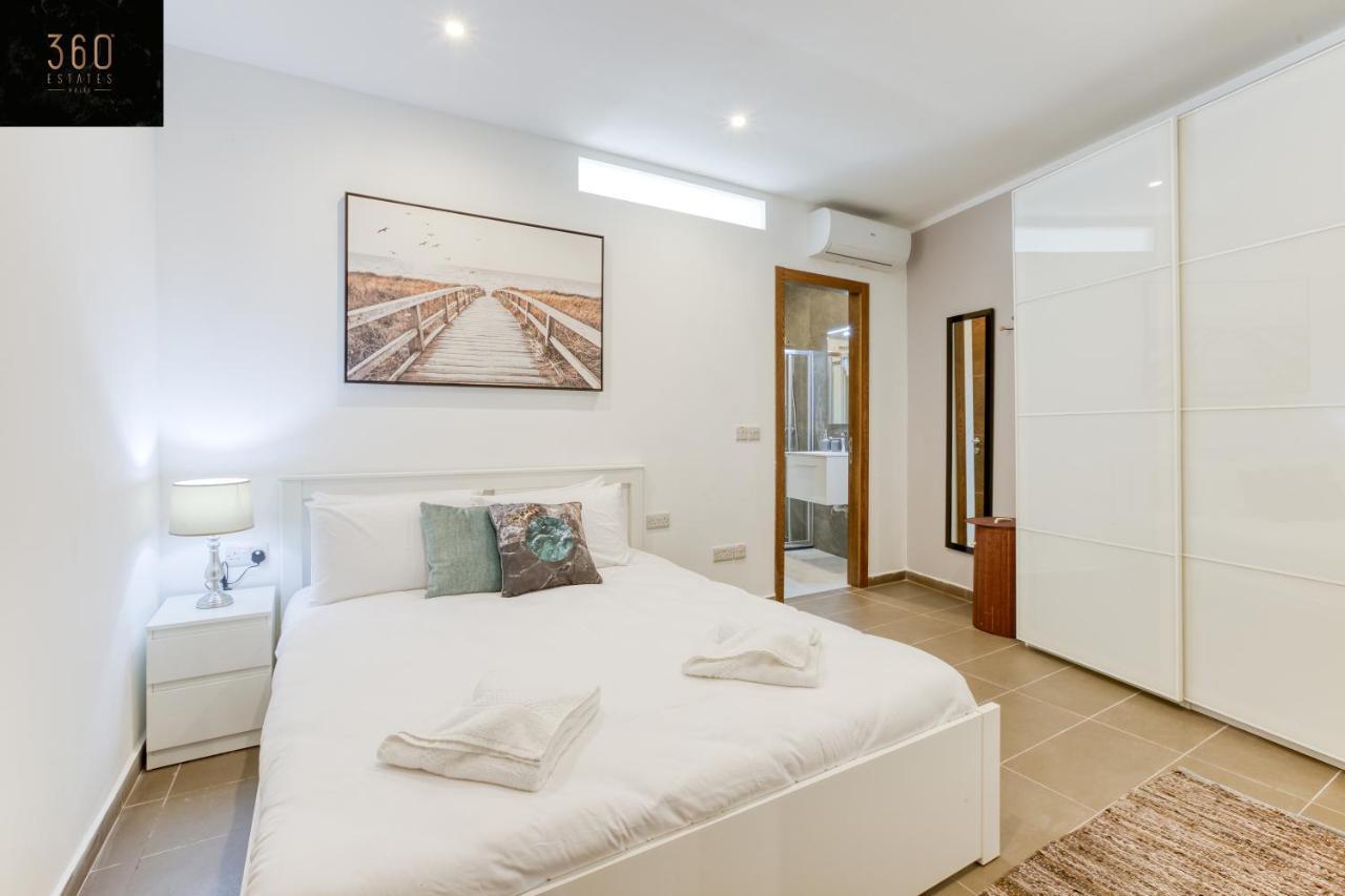 Gzira'S Seashore Stayaway Close To Manuel Island Luaran gambar